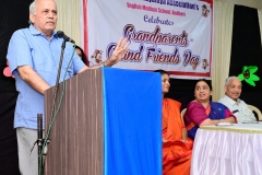 3Shri.-Lele-Sir-addressing-the-grandparents